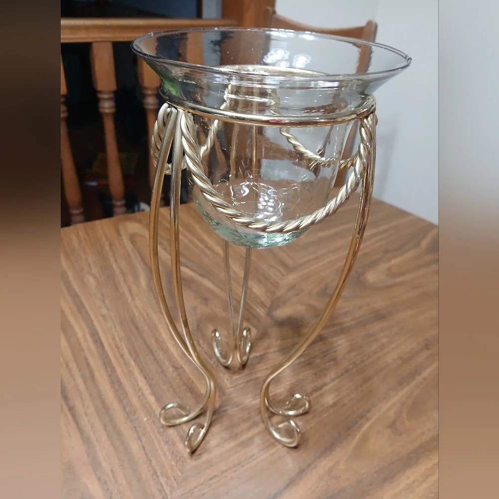 Elegant Gold Candle Holder - Picture 1 of 1